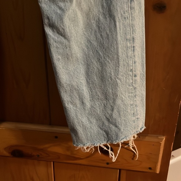 Levi’s wedgie straight, distressed hem - Picture 2 of 4